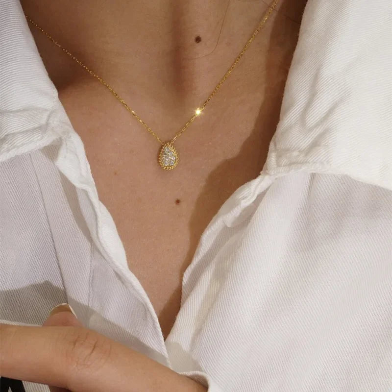 Golden Teardrop Elegance Moissanite Necklace